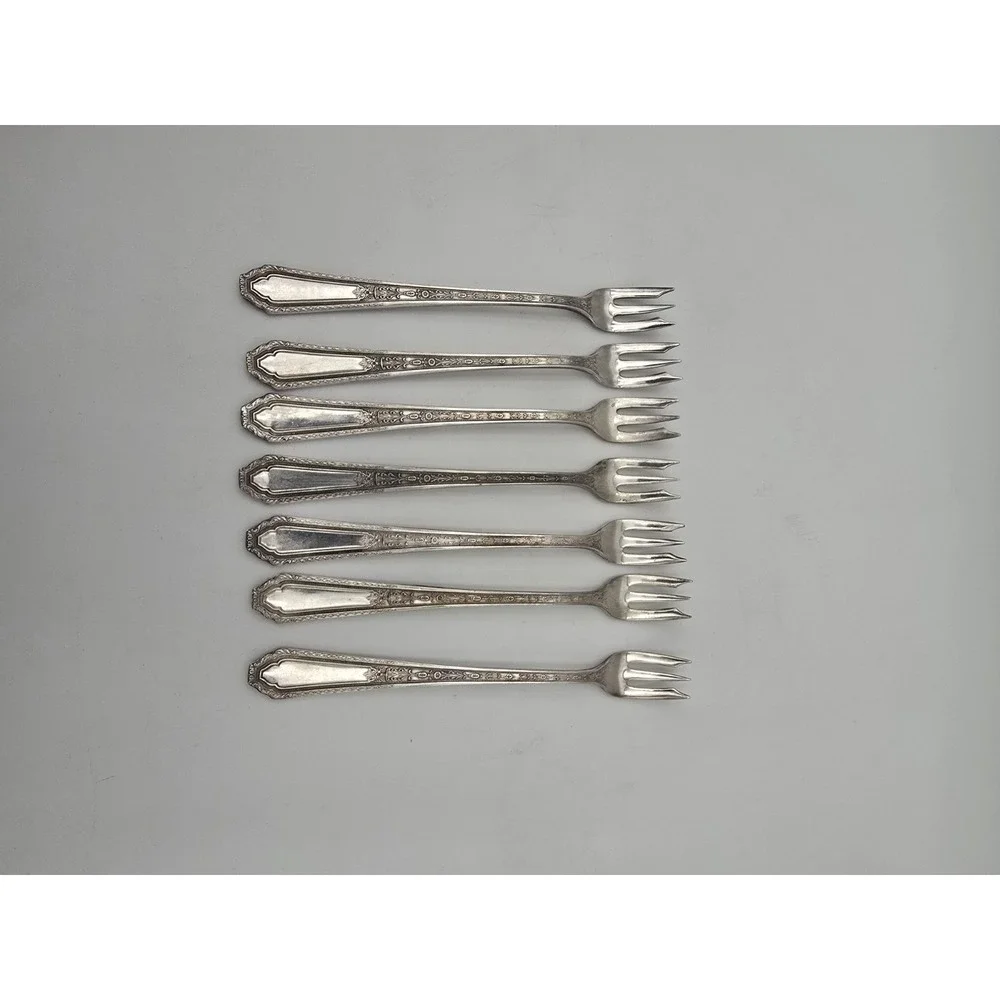Vintage Wm Rogers IS Chalfonte Silverplate Cocktail Forks Set Of 7 International